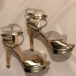 Via Spiga Gold High Heeled Sandal Size 9